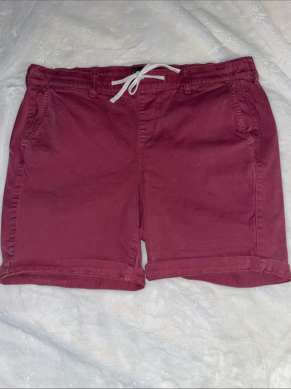 Torrid size 2X stretch cotton pull-on shorts in dark mauve color